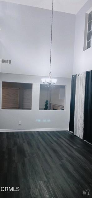 Building Photo - 209 Fantasy St