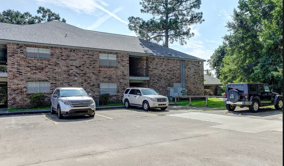 Building Photo - 3121 Johnston St