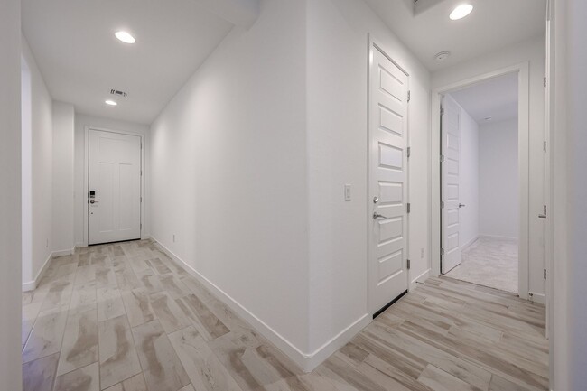 Building Photo - Recently Build 4-Bedroom Home in Goodyear with Upgrades & Resort-Style Amenities