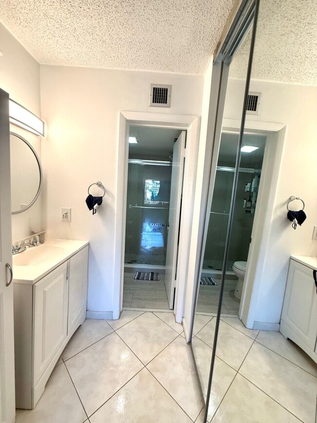 Building Photo - 3050 NW 42nd Ave