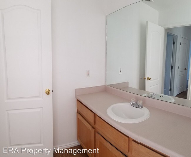 Building Photo - 911 S 170 W