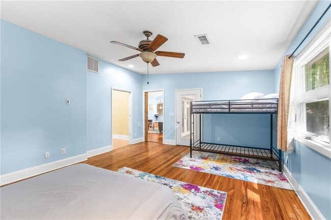 Building Photo - 6567 Tahiti Way