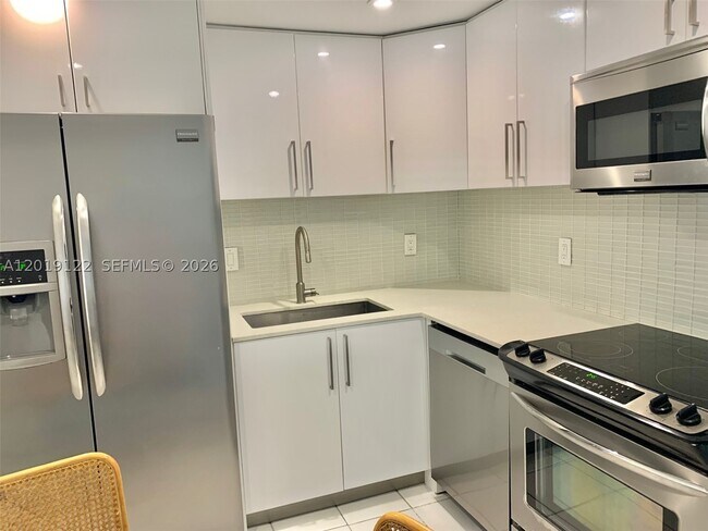 Building Photo - 1500 S Ocean Dr