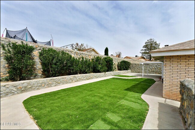 Building Photo - 853 Nita Fay Dr