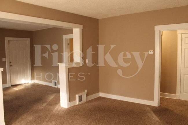 Building Photo - 2507 Quincy St