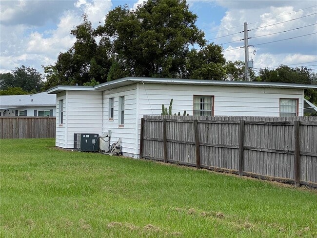 Building Photo - 1044 N Bumby Ave