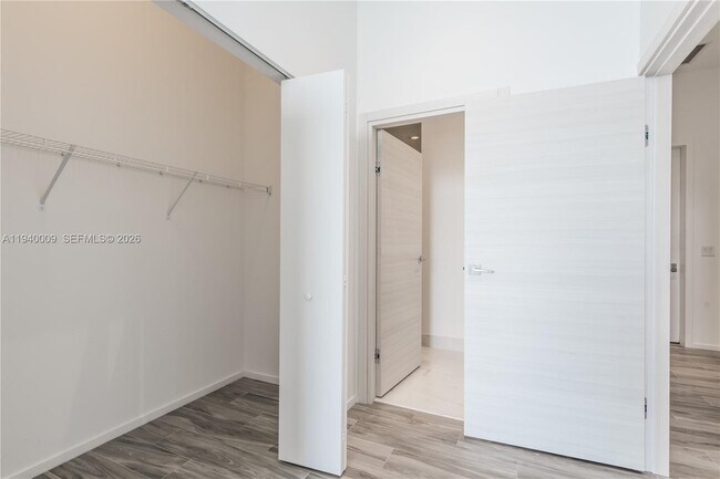 Building Photo - 801 S Miami Ave