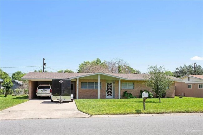 Primary Photo - 716 Daffodil Ave