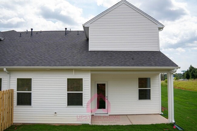 Building Photo - 378 Highline Trl