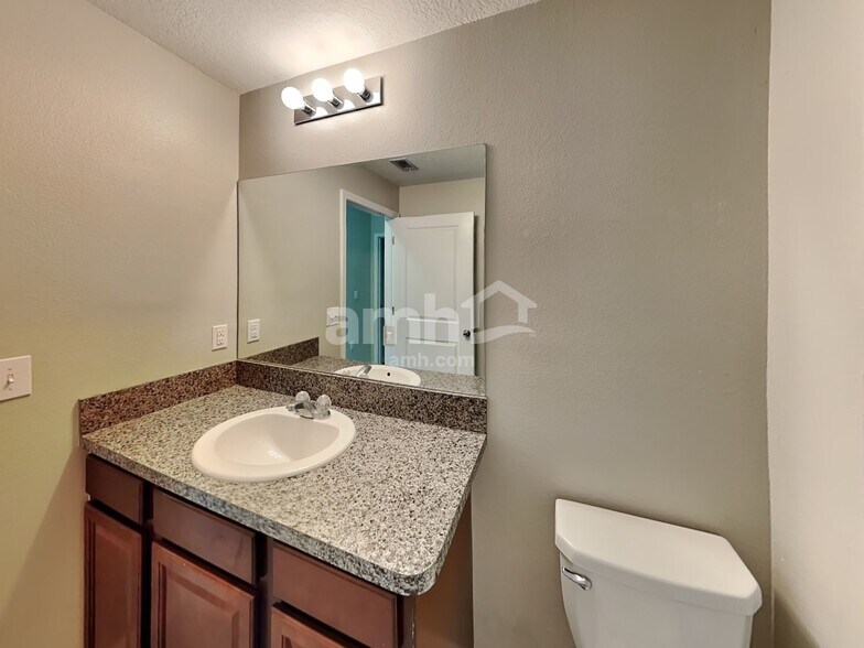 Building Photo - 10504 Fuzzy Cattail St