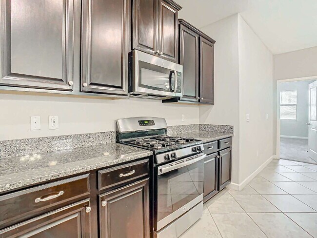 Building Photo - 925 Terra Vista St