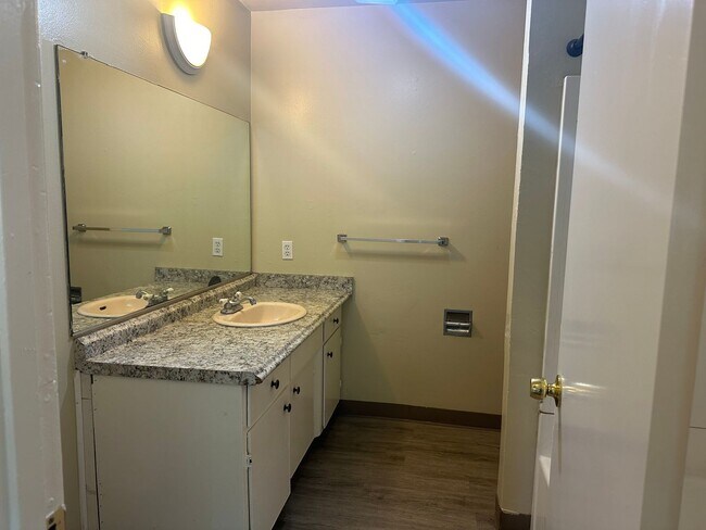 Building Photo - 871 El Cerrito Way