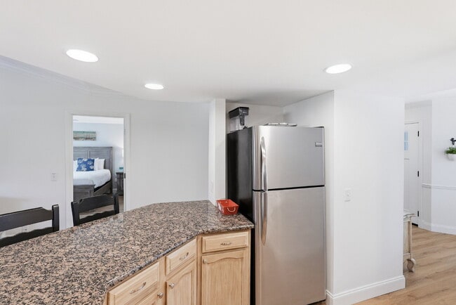 Building Photo - "Coastal Comfort Awaits: Spacious 2-Bed, 2-Bath Furnished Condo in Shipyard on Hilton Head Island!"