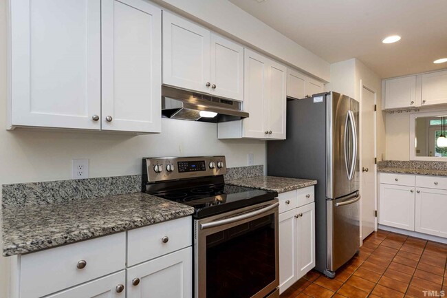 Building Photo - 2 Tilbury Ct