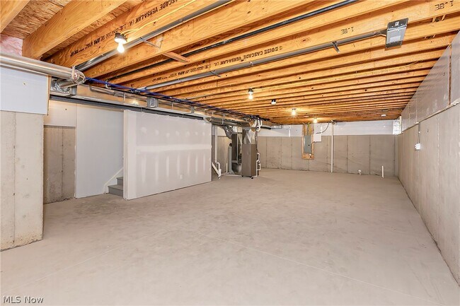 Building Photo - 2240 E 97th St