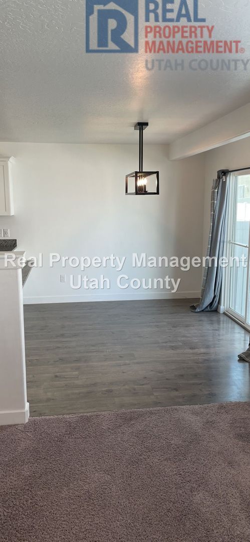 Building Photo - 487 S Fox Chase Ln