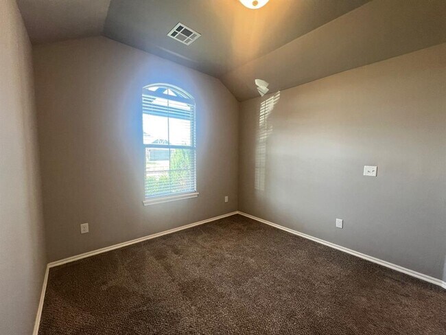 Building Photo - 8722 SW 40th Ter