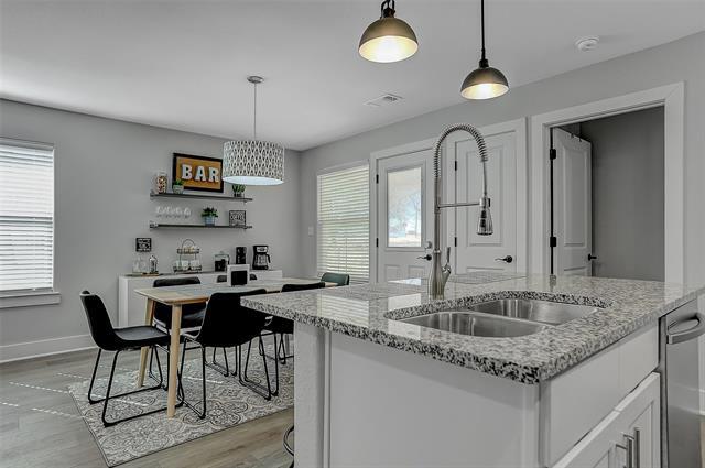 Building Photo - 731 Layne Dr