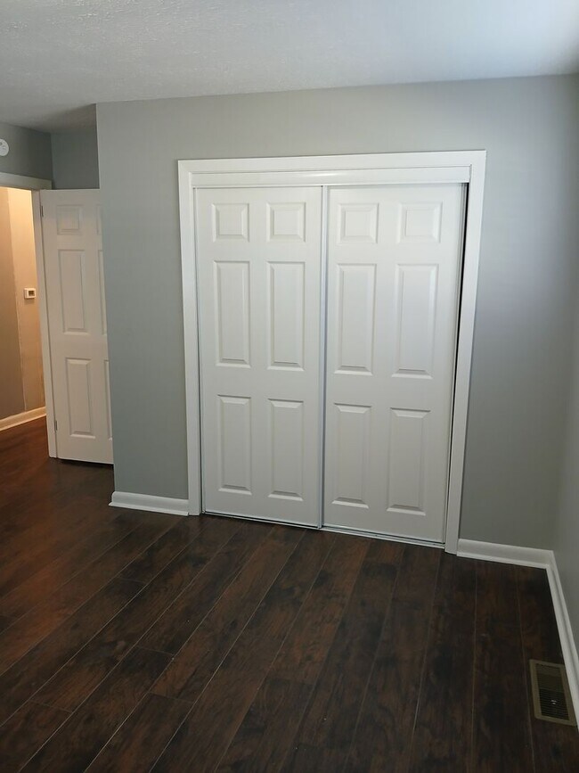 Building Photo - AVAILABLE NOW! MOVE IN READY! CONTACT US T...