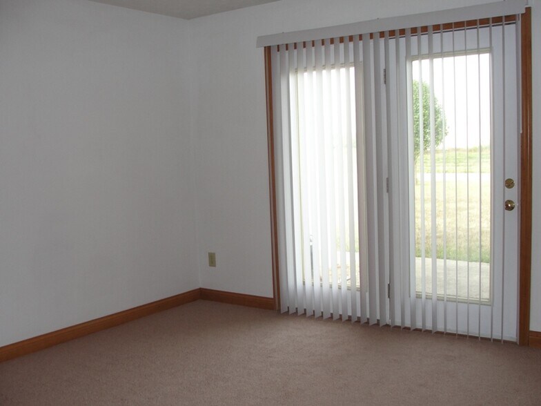 Building Photo - 2711 Fairmont Ct