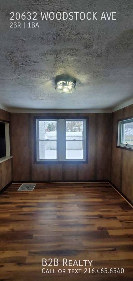 Building Photo - 20632 Woodstock Ave