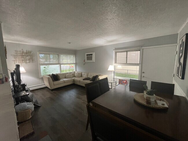 Building Photo - 293 Dogwood Dr