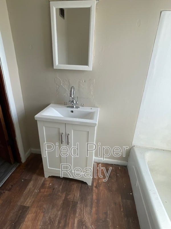 Building Photo - 434 1/2 S State Ave