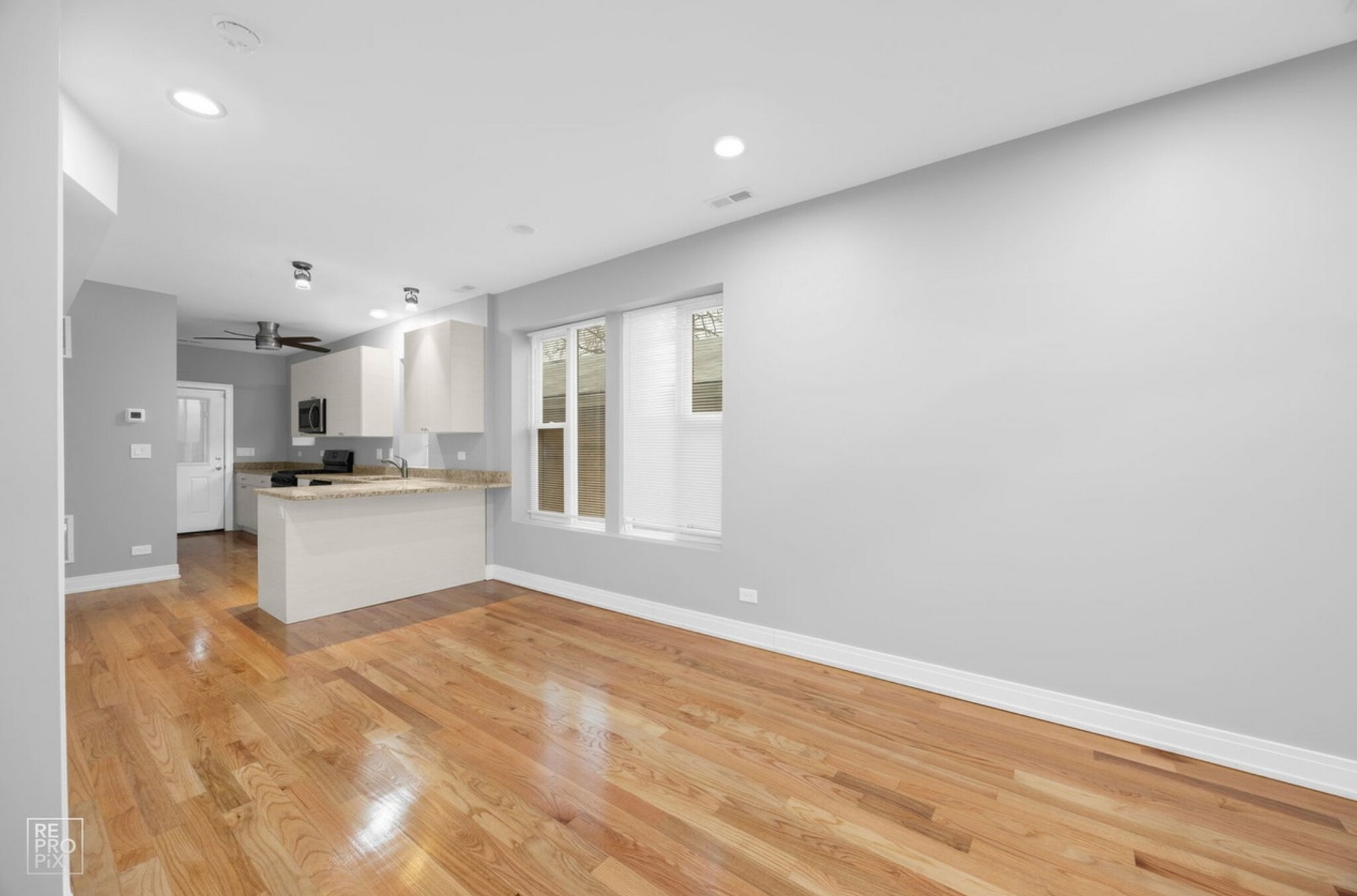 Building Photo - 3251 W Carroll Ave