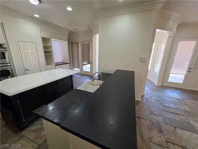 Building Photo - 9338 Wilderness Glen Ave