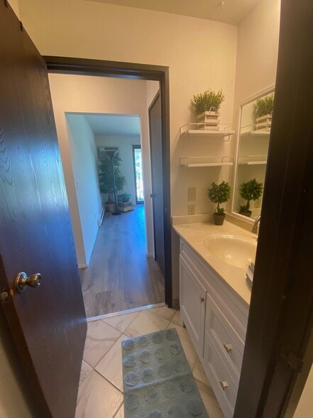 Building Photo - 1712 S 115 Ct