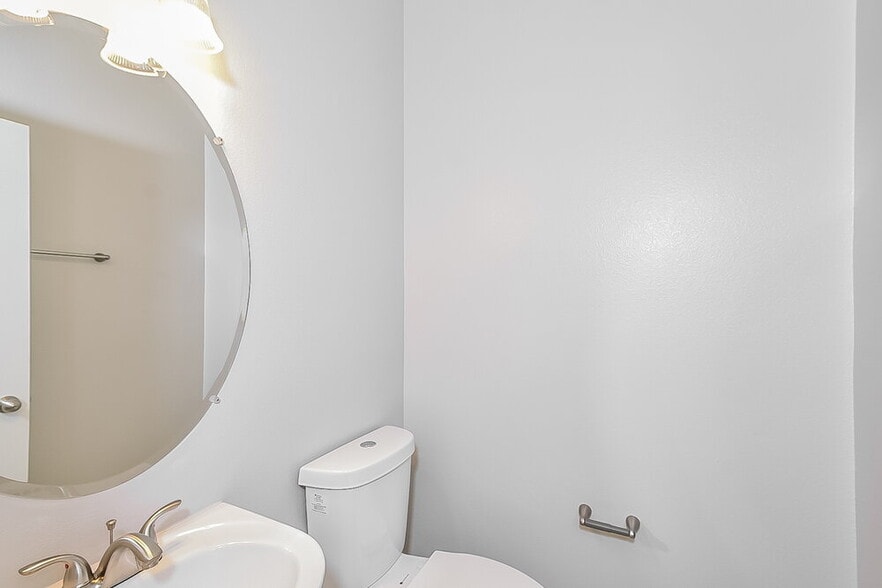 Building Photo - 9729 Red Horse St