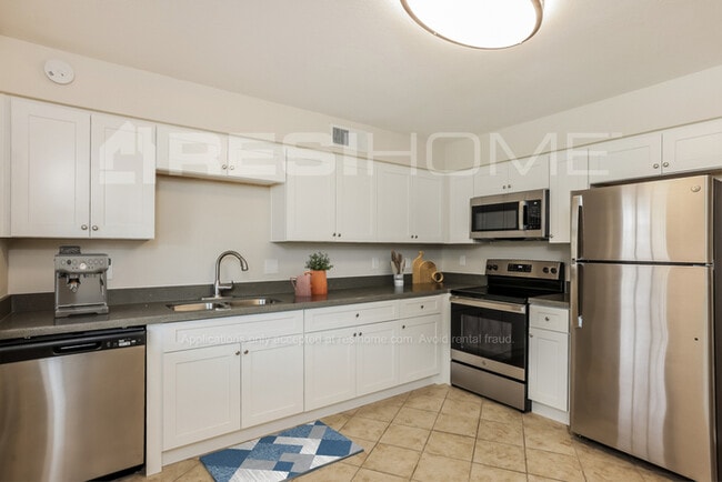 Building Photo - 47 E Indigo St