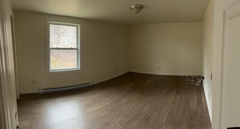 Building Photo - 113 Locust Ln