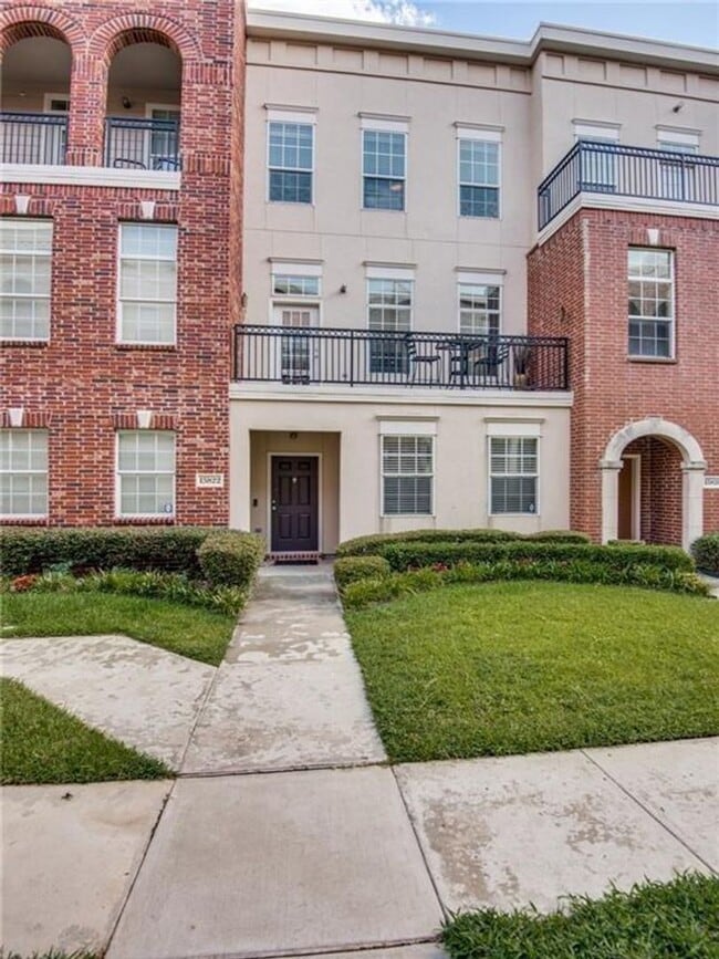 Building Photo - Welcome Home to the Heart of Addison!