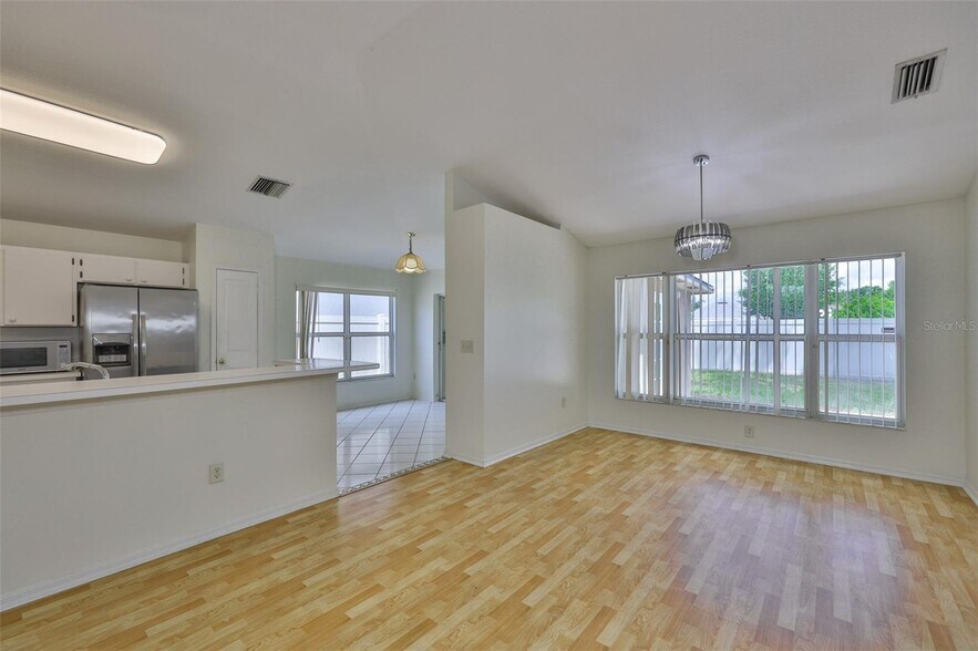 Building Photo - 1611 Bondurant Way