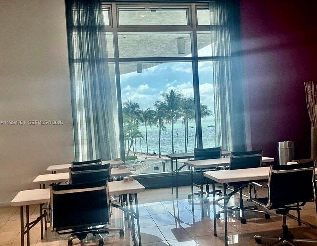 Building Photo - 300 S Biscayne Blvd