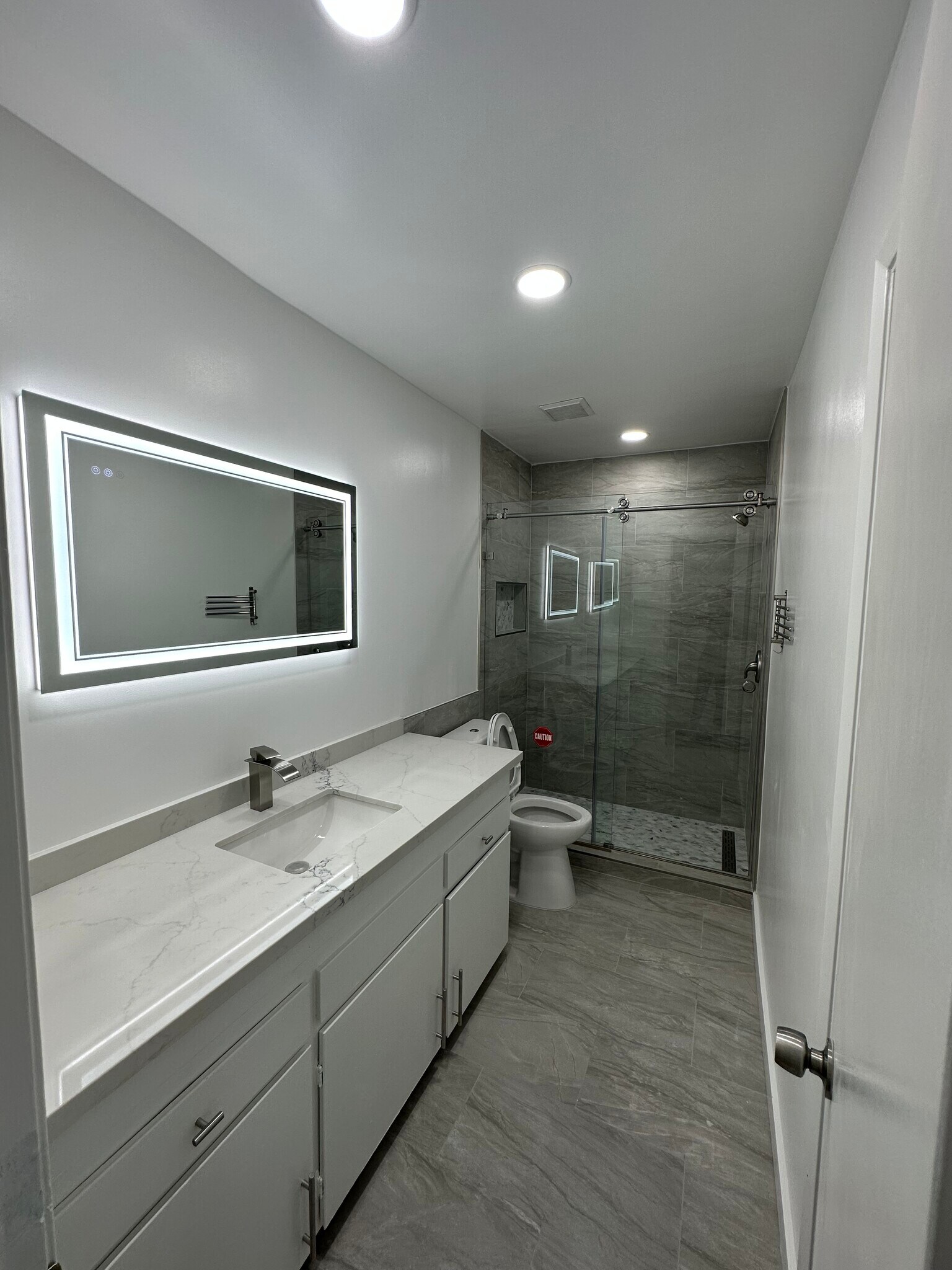 Building Photo - 11538 Riverside Dr