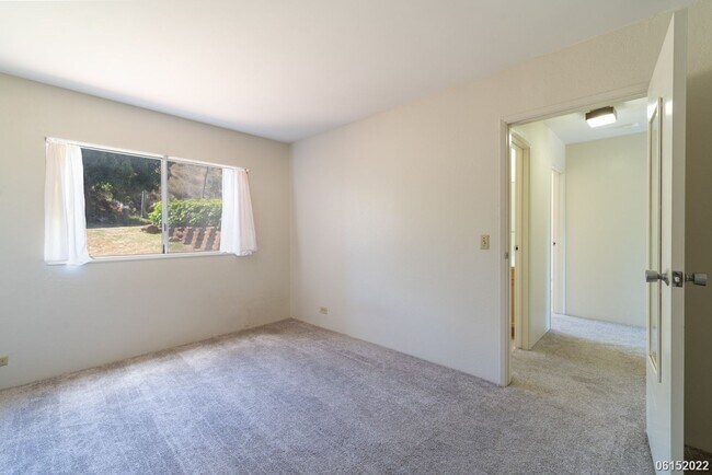 Building Photo - 2br/1ba/1pkg Apartment in Makakilo - Water...