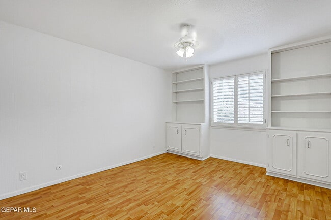 Building Photo - 252 Shadow Mountain Dr