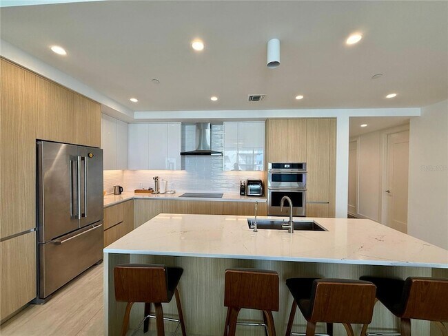 Building Photo - 301 Quay Cmn