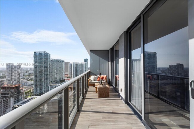 Building Photo - 801 S Miami Ave