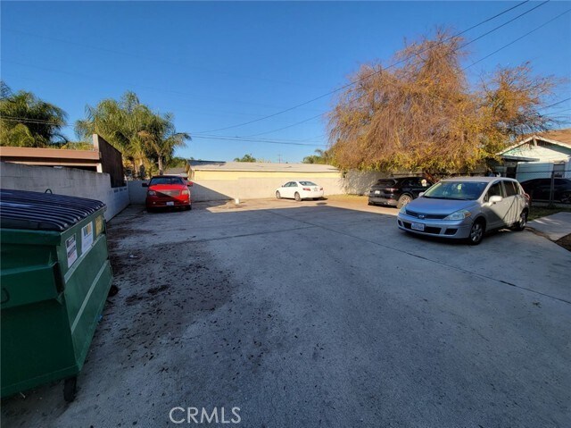 Building Photo - 757 S Towne Ave