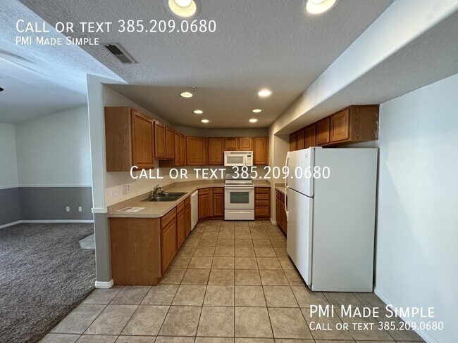 Building Photo - 3371 E Ridge Rte Rd