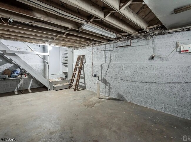 Building Photo - 239 E 4th Ave