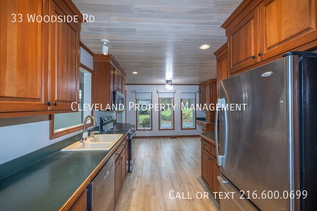 Building Photo - 33 Woodside Rd