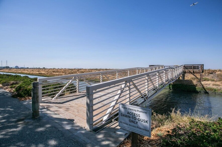 Neighborhood Pier to Bay overlook - 86 Pelican Ln