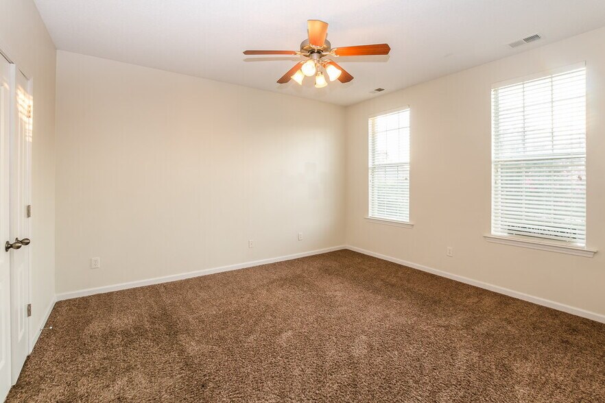 Building Photo - 1262 Carlton Ridge Dr