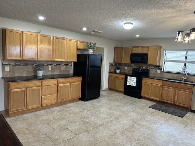 kitchen - 7506 Foss Mdws