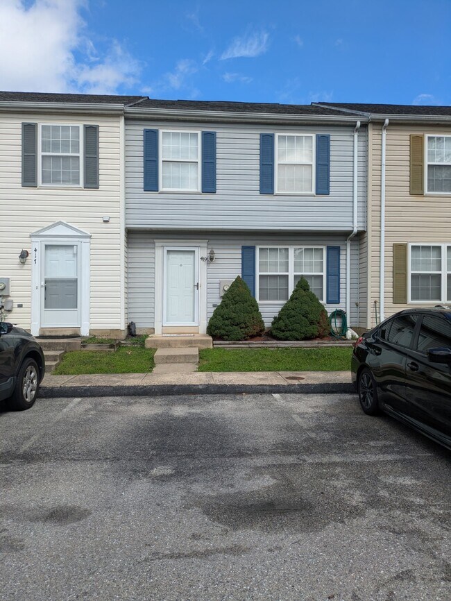 Building Photo - 419 Old Oak Pl