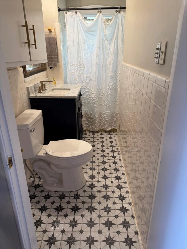 Building Photo - Great neighborhood, watchful neighbors, darling Midtown home near fairgrounds & TU.